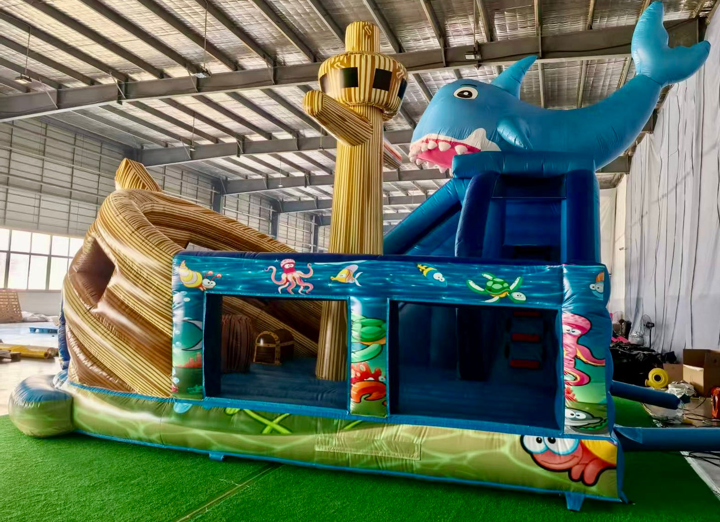 Juego Inflable Barco Hundido 7x6,5x6,5